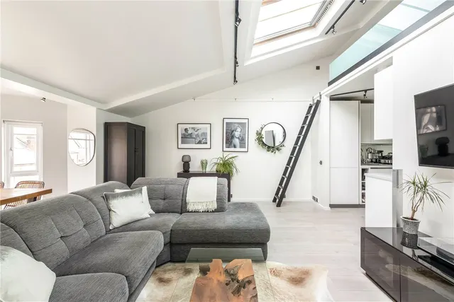 Althorp Road, London, SW17, photo 2