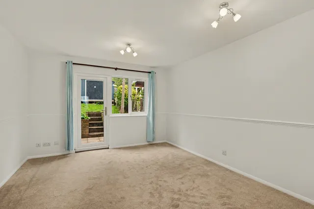 Storrington, RH20, photo 2