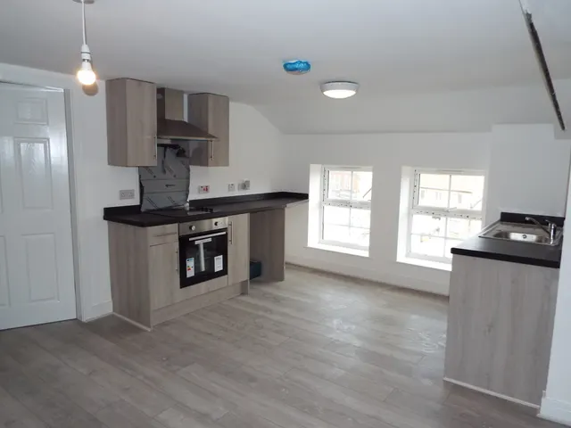 High street, Warsop, NG20, photo 3