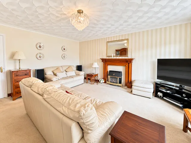 Wood Lane, Greasby, CH49, photo 3