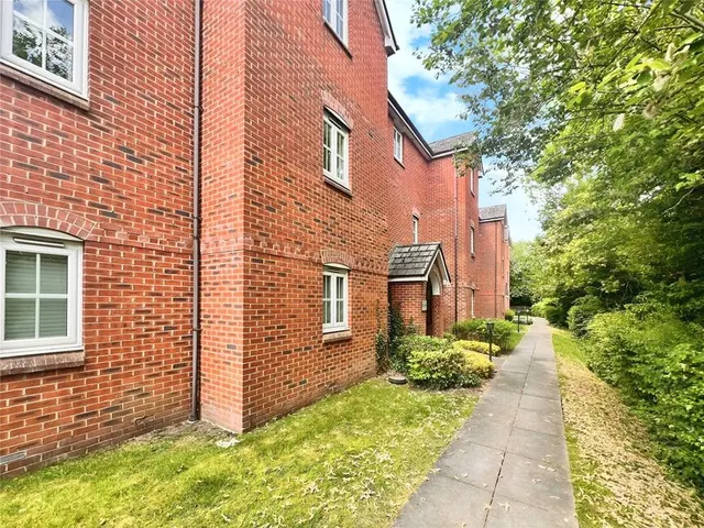 Hendeley Court, Burton-on-Trent, Staffordshire, DE14, photo 1
