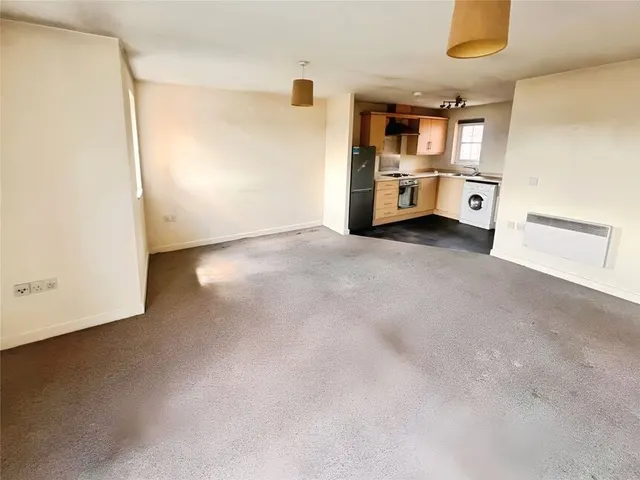 Photo 2 — Hendeley Court, Burton-on-Trent, Staffordshire, DE14