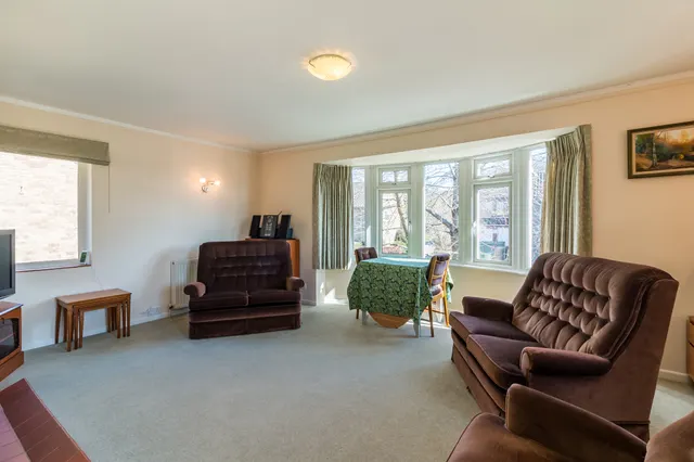 Photo 2 — 9 Linden Gardens, Ringwood, Ringwood, BH24 1HG