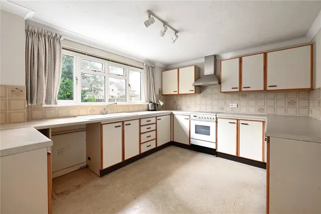 Shire Avenue, Fleet, GU51, photo 2