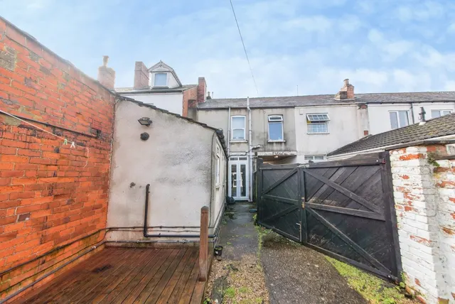 Photo 3 — Newland Street West, Lincoln, Lincolnshire, LN1