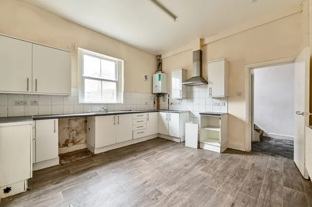 Photo 3 — 105 Malden Road, London