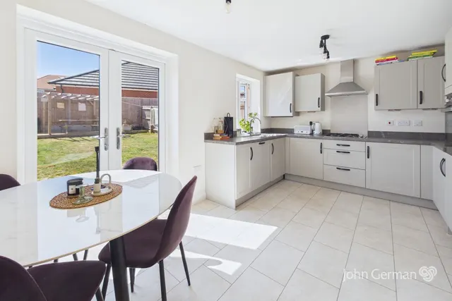 Pankhurst Close, East Leake, photo 3