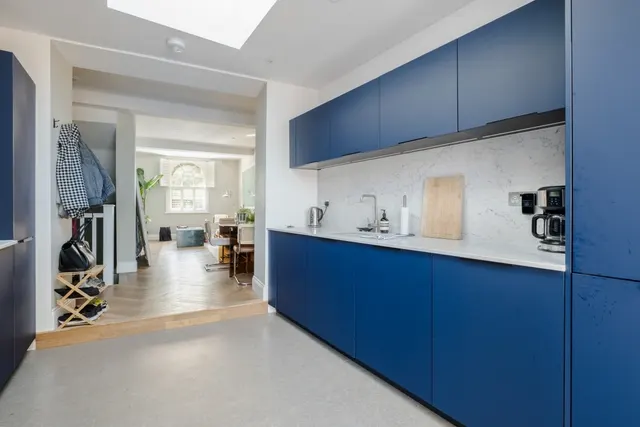 Photo 3 — Offord Road London N1