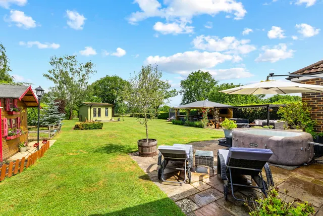 Bunce Common Road, Leigh, RH2, photo 3