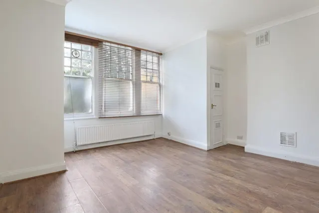 Devonshire Road, London, photo 1