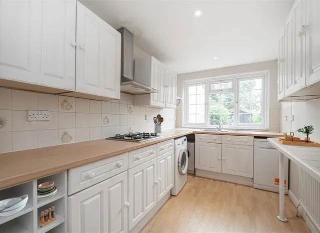 Railway Road, Teddington, TW11, photo 3