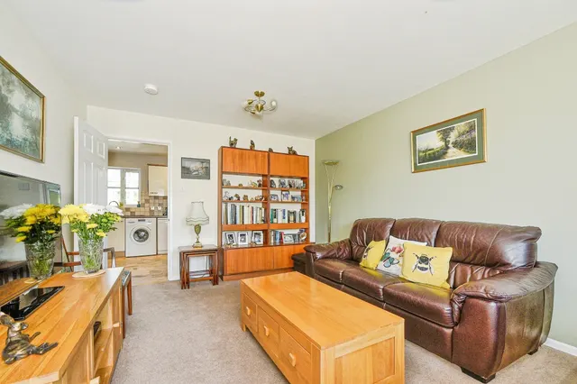 Park Close, Calne, SN11, photo 2