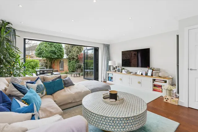 Princes Road, Weybridge, KT13, photo 2