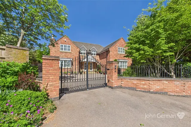 Gaiafields Road, Lichfield, photo 1