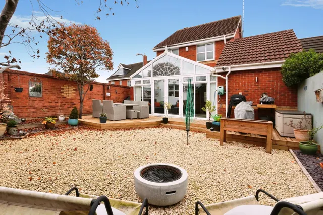 Swan Drive, Droitwich, WR9, photo 3