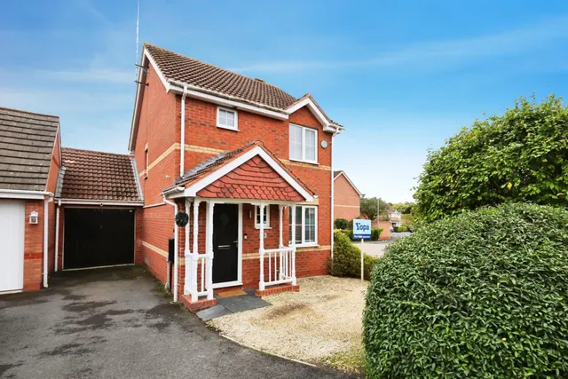 Swan Drive, Droitwich, WR9, photo 1