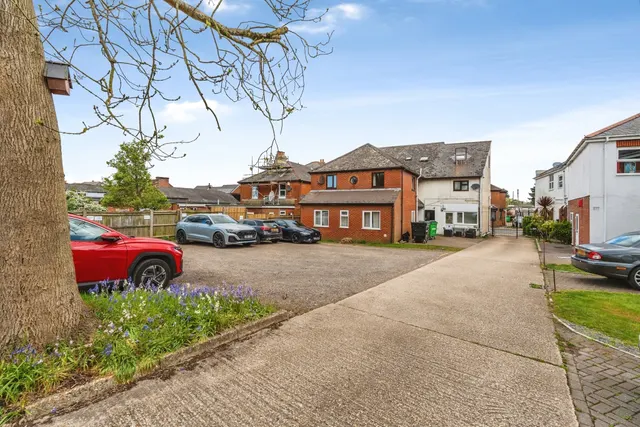Photo 2 — Rumbridge Street, Totton, Southampton