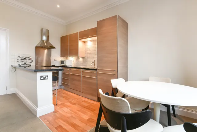 Petersham Road, Richmond, TW10, photo 2