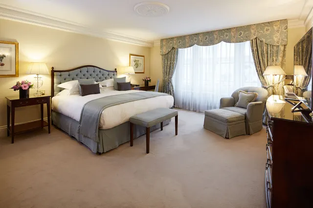 Photo 3 — Luxury Three Bedroom, Cheval Hyde Park Gate, 2-4 Hyde Park Gate, London