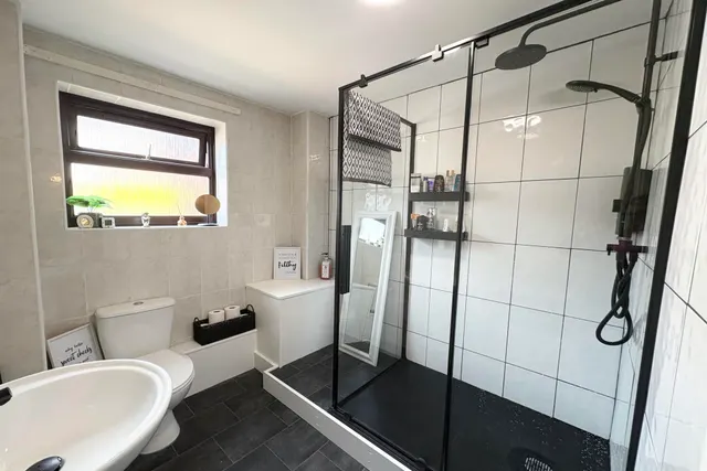Charnwood Road, Shepshed, LE12, photo 3