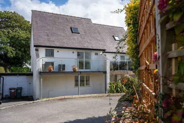 250, Cae du Village, Abersoch, Pwllheli, Gwynedd, LL53 7DZ, photo 1