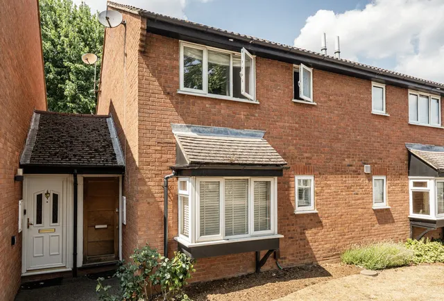 Photo 2 — Firs Close, Mitcham, CR4 1AX