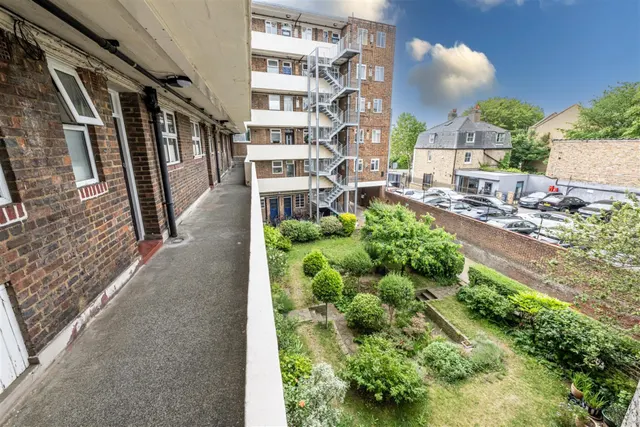 Photo 3 — Melville Court, Shepherds Bush
