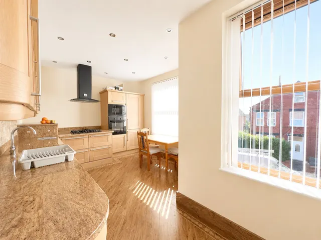 Seabank Road, Wallasey, CH45, photo 2