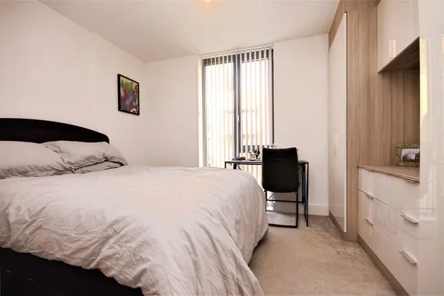 Fairfield Avenue, Staines-upon-Thames, TW18, photo 3