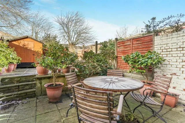 Photo 2 — Larch Close, Bredgar Road, London