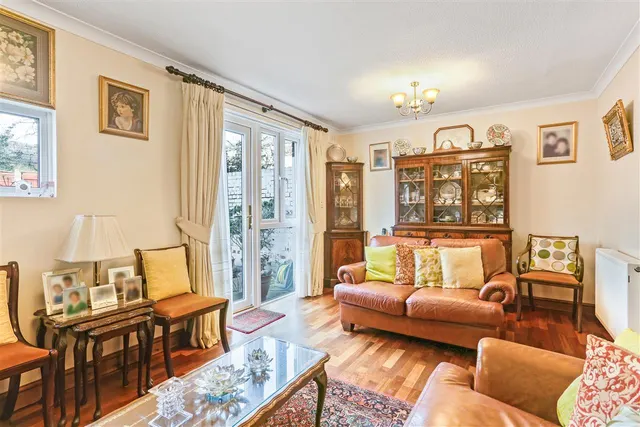 Larch Close, Bredgar Road, London, photo 1
