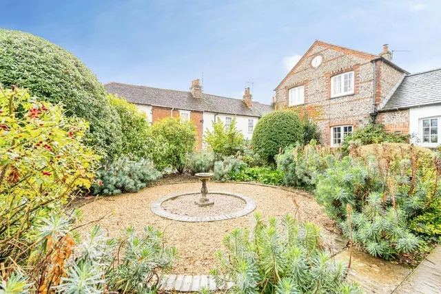 Parchment Street, Chichester, PO19, photo 2