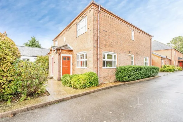 Parchment Street, Chichester, PO19, photo 1