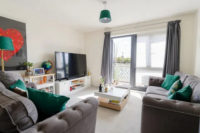Blackthorn Drive, Harlow, CM17, photo 3