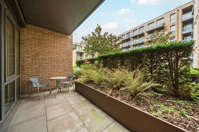 Photo 2 — Glenthorne Road, London, W6