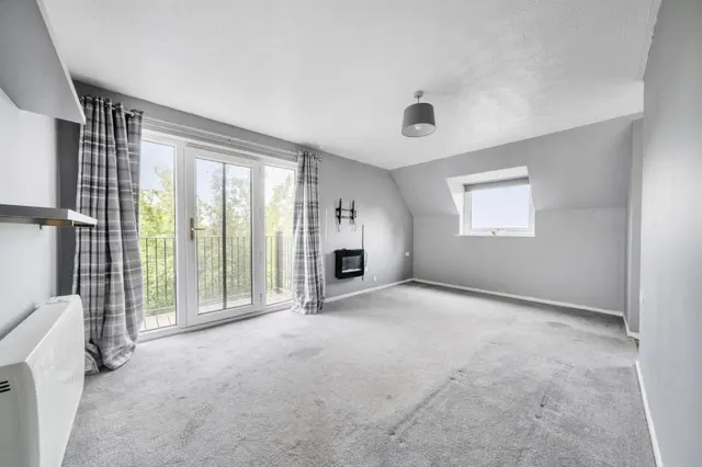Ashridge Court, Newbury, RG14, photo 2