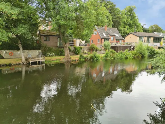 Newton Road, Burton-On-Trent, DE15, photo 1