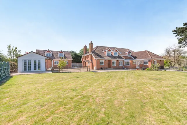 Photo 2 — St. Marys Road, Hayling Island, Hampshire, PO11 9DB