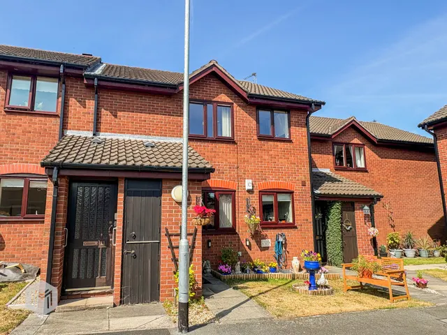 Flat 11, Chatburn Court Warrington Road, Culcheth, Warrington, WA3 5RB, photo 1