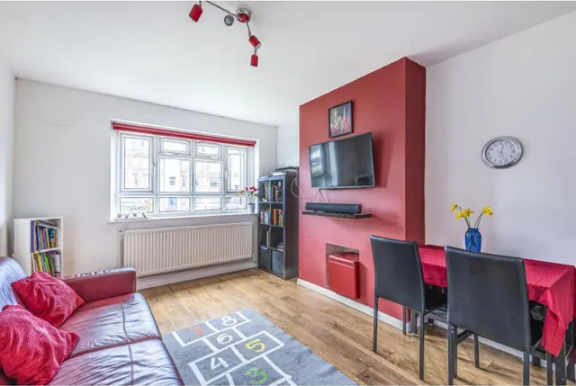 Bounds Green Road, London, N22 8DF, photo 1