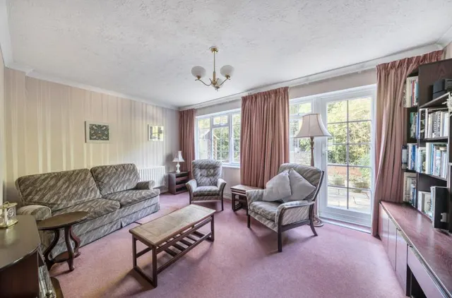 Woosehill Lane, Wokingham, RG41, photo 3