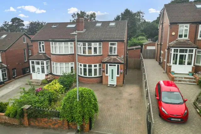 Kingswood Drive, Roundhay, Leeds, photo 1