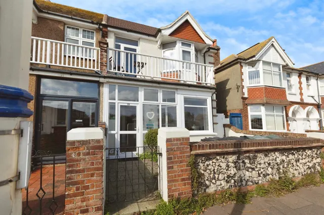 Royal Parade, Eastbourne, photo 1