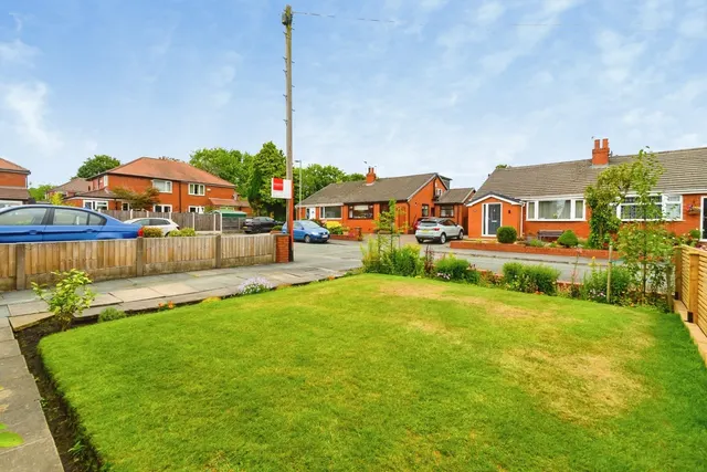 Photo 3 — Carlton Close, Worsley, Manchester, Greater Manchester, M28