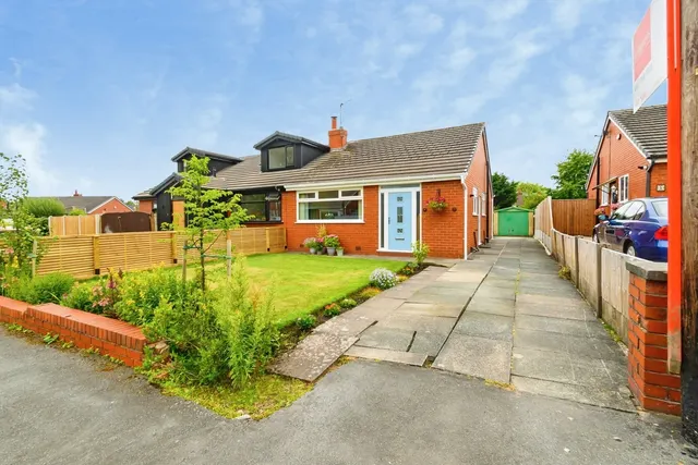 Photo 2 — Carlton Close, Worsley, Manchester, Greater Manchester, M28