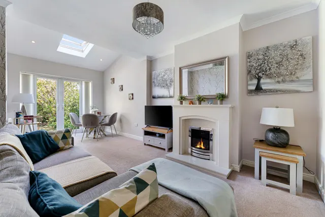 Photo 3 — Claremont Drive, Widnes, Widnes, WA8 9LX