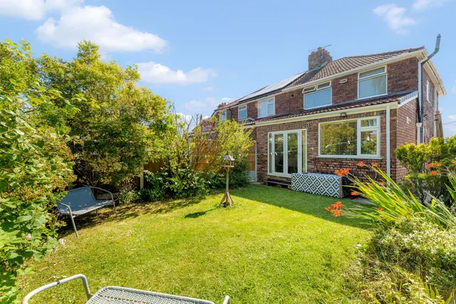 Photo 2 — Claremont Drive, Widnes, Widnes, WA8 9LX
