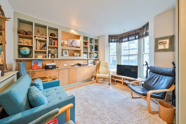Vicarage Grove, SE5, photo 1