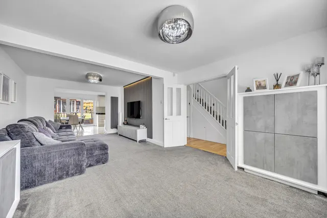 Photo 2 — Redriff Road, Romford, RM7 8HD