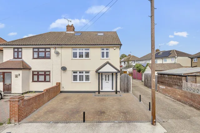 Redriff Road, Romford, RM7 8HD, photo 1